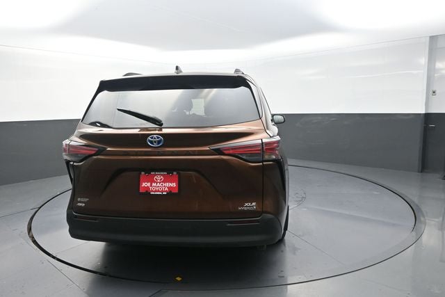 2022 Toyota Sienna XLE 7 Passenger