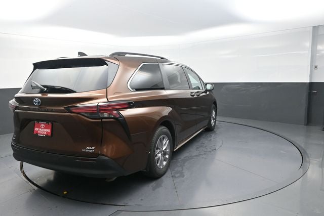 2022 Toyota Sienna XLE 7 Passenger