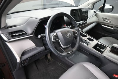 2022 Toyota Sienna XLE 7 Passenger