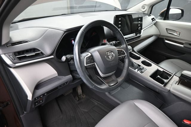 2022 Toyota Sienna XLE 7 Passenger
