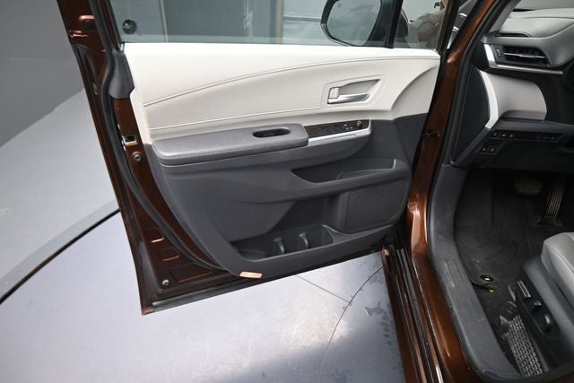 2022 Toyota Sienna XLE 7 Passenger