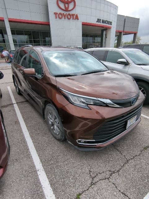 2022 Toyota Sienna XLE 7 Passenger