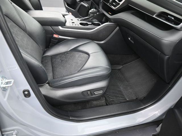 2024 Toyota Highlander Hybrid XLE