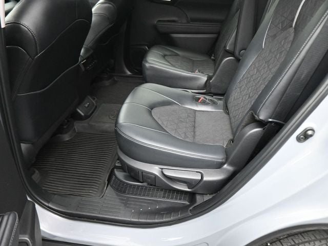 2024 Toyota Highlander Hybrid XLE