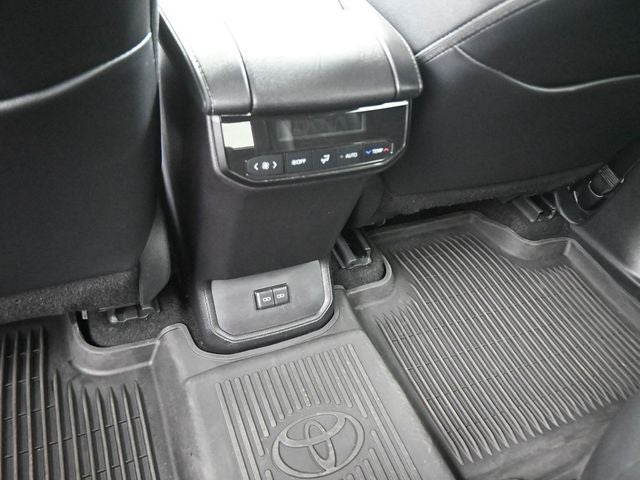 2024 Toyota Highlander Hybrid XLE