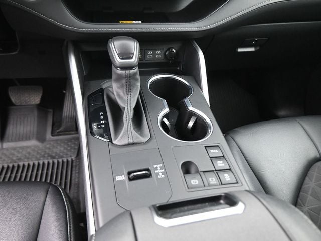 2024 Toyota Highlander Hybrid XLE