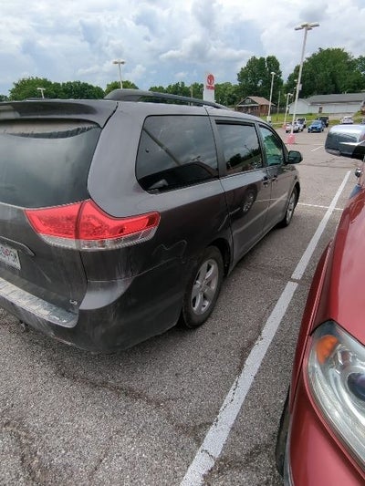 2011 Toyota Sienna LE
