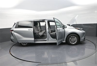 2025 Toyota Sienna LE 8 Passenger