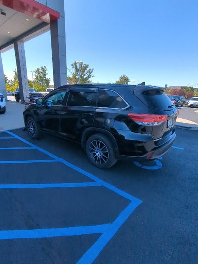 2017 Toyota Highlander SE