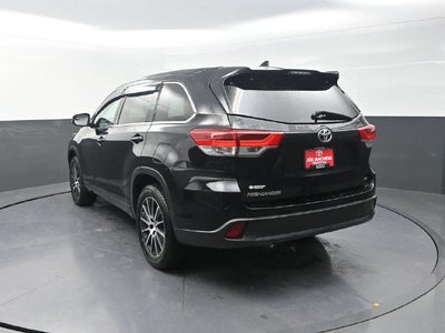 2017 Toyota Highlander SE