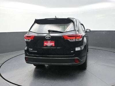 2017 Toyota Highlander SE