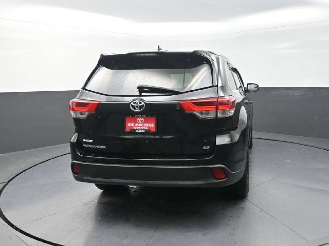 2017 Toyota Highlander SE