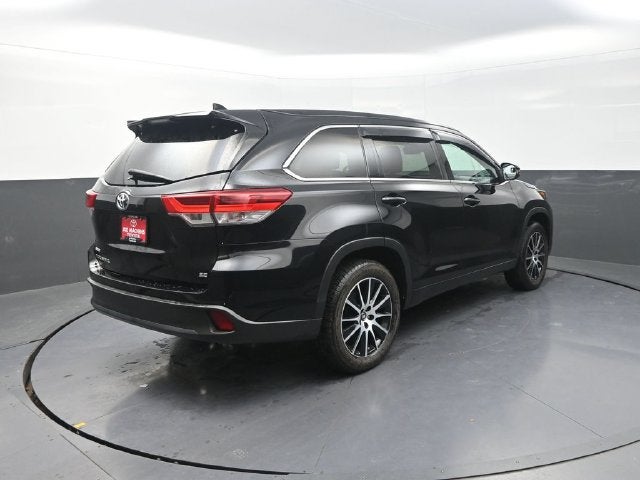 2017 Toyota Highlander SE
