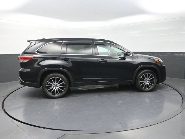 2017 Toyota Highlander SE