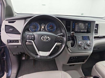 2015 Toyota Sienna XLE Premium 8 Passenger