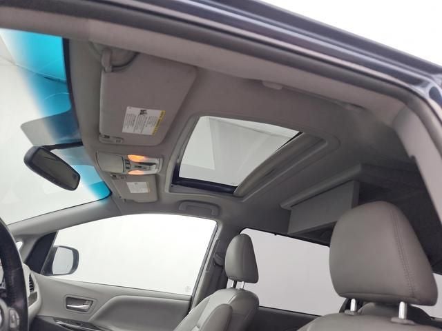 2015 Toyota Sienna XLE Premium 8 Passenger