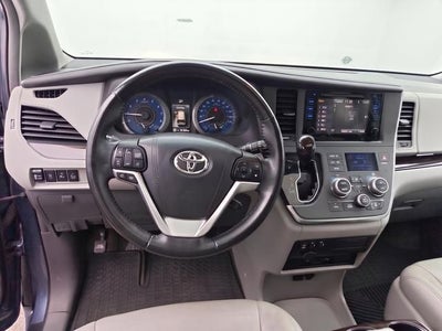 2015 Toyota Sienna XLE Premium 8 Passenger