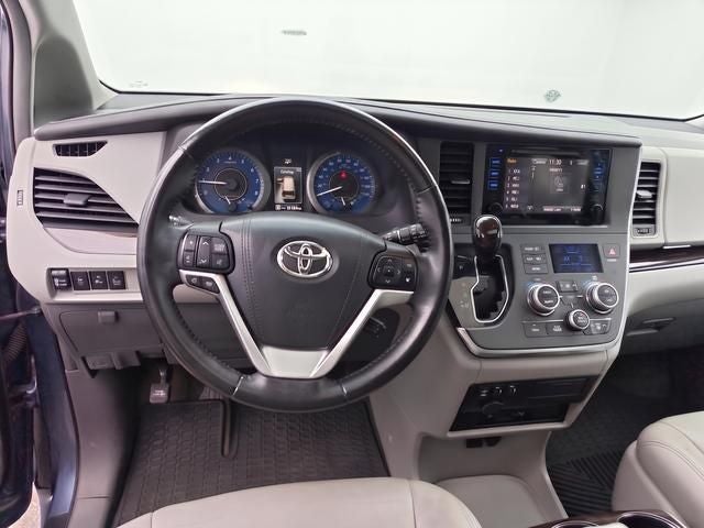 2015 Toyota Sienna XLE Premium 8 Passenger