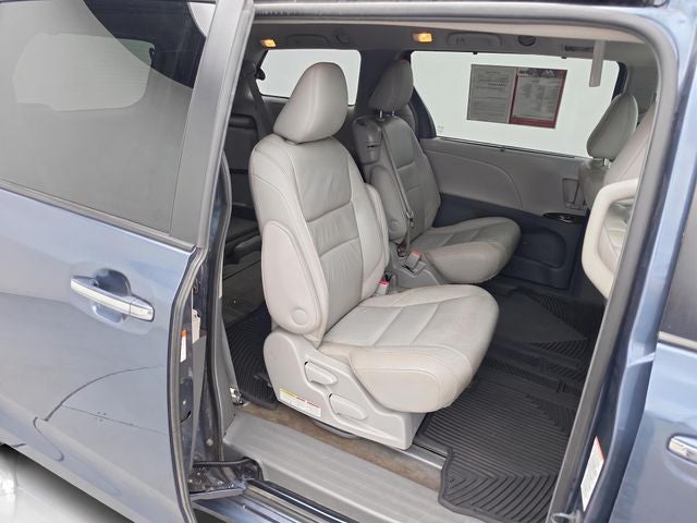 2015 Toyota Sienna XLE Premium 8 Passenger