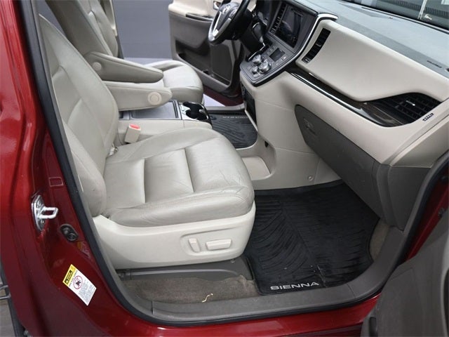 2016 Toyota Sienna XLE 7 Passenger