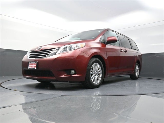 2016 Toyota Sienna XLE 7 Passenger