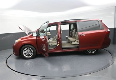 2016 Toyota Sienna XLE 7 Passenger