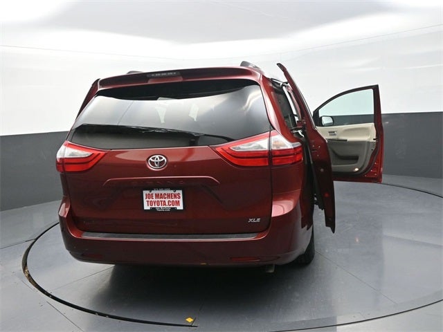 2016 Toyota Sienna XLE 7 Passenger