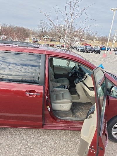 2016 Toyota Sienna XLE 7 Passenger