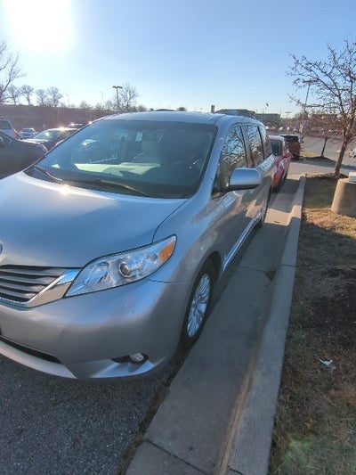 2015 Toyota Sienna XLE 7 Passenger