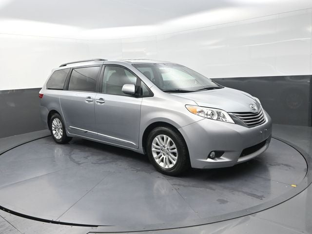 2015 Toyota Sienna XLE 7 Passenger