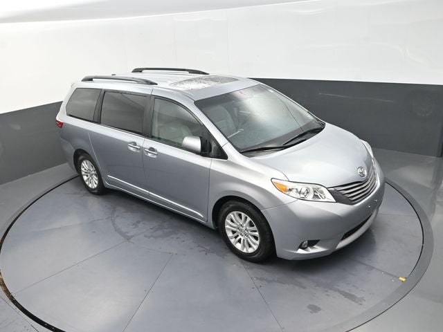 2015 Toyota Sienna XLE 7 Passenger
