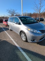 2015 Toyota Sienna XLE 7 Passenger