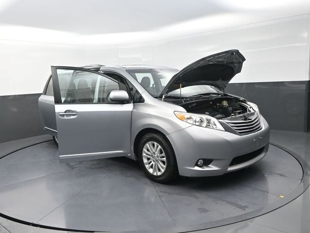 2015 Toyota Sienna XLE 7 Passenger