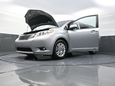 2015 Toyota Sienna XLE 7 Passenger