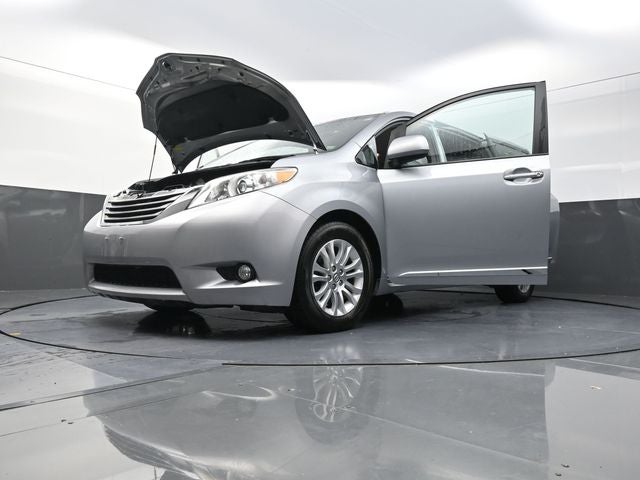 2015 Toyota Sienna XLE 7 Passenger