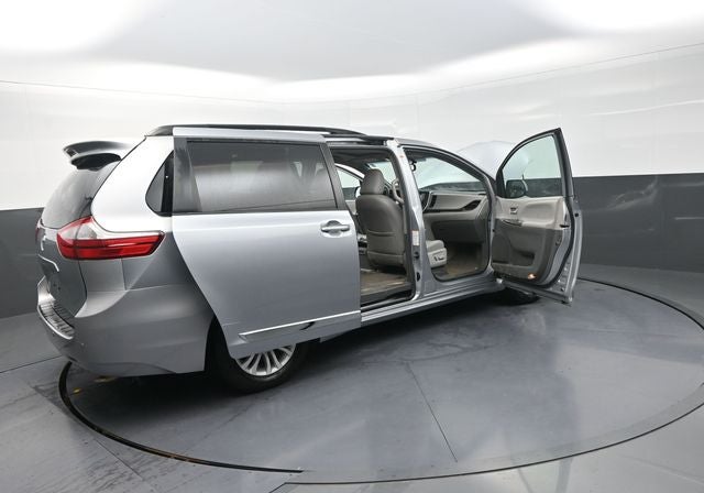 2015 Toyota Sienna XLE 7 Passenger