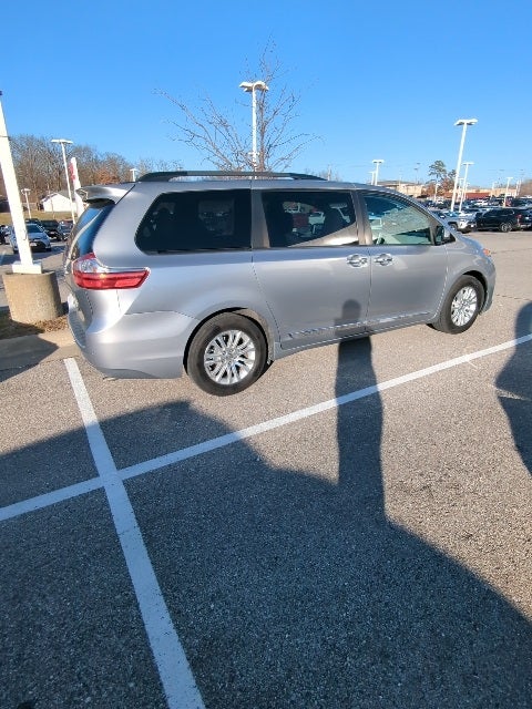 2015 Toyota Sienna XLE 7 Passenger