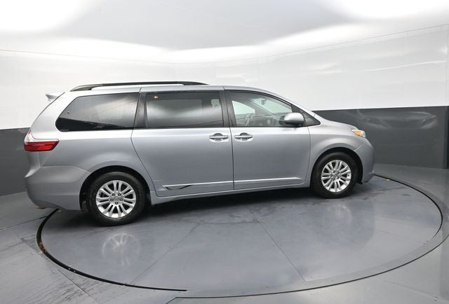 2015 Toyota Sienna XLE 7 Passenger
