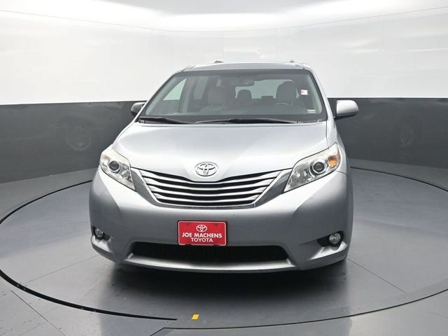 2016 Toyota Sienna XLE 8 Passenger
