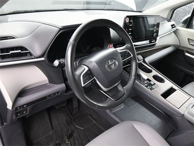 2024 Toyota Sienna XLE