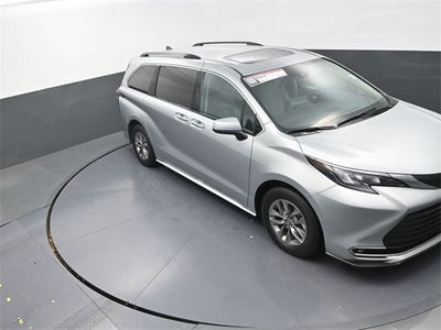 2024 Toyota Sienna XLE