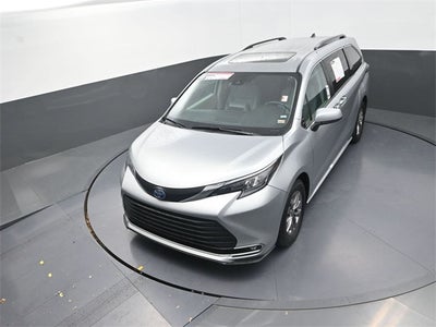 2024 Toyota Sienna XLE
