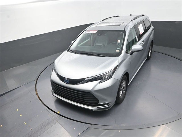 2024 Toyota Sienna XLE