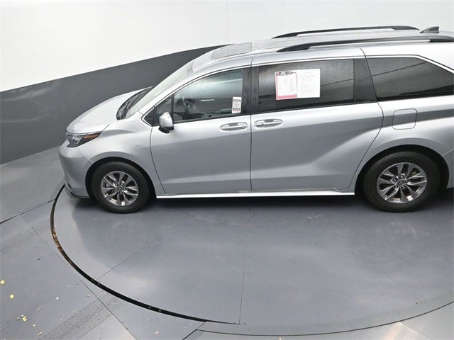 2024 Toyota Sienna XLE