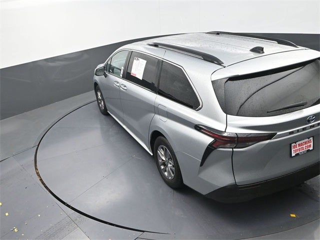 2024 Toyota Sienna XLE