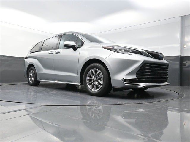 2024 Toyota Sienna XLE