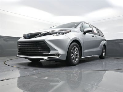 2024 Toyota Sienna XLE