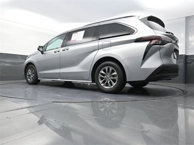 2024 Toyota Sienna XLE