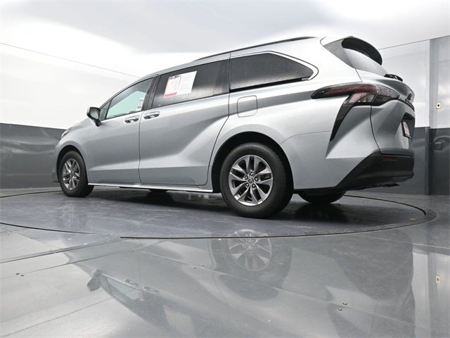 2024 Toyota Sienna XLE