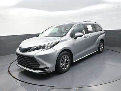 2024 Toyota Sienna XLE